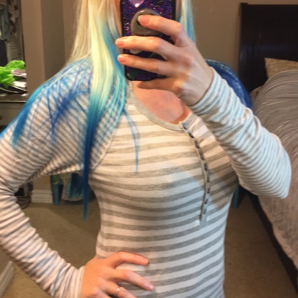 Like new Old Navy long sleeve shirt - Picture 3 of 8